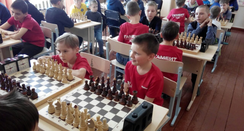 Воспитанники шахматного клуба «Гамбит» достойно выступили на турнире по быстрым шахматам в селе Харловское