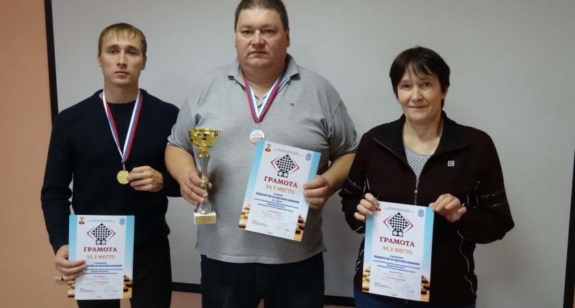В Ирбите состоялось лично-командное первенство по быстрым шахматам и русским шашкам