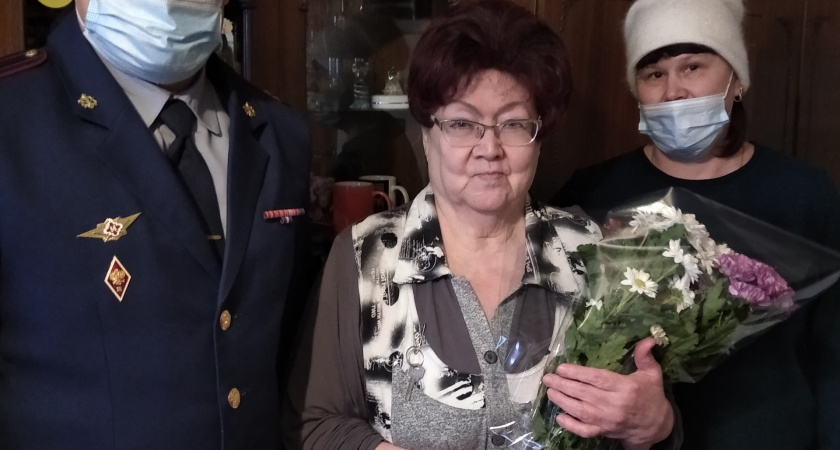 В Ирбитском СИЗО-2 поздравили ветерана с 75-летием