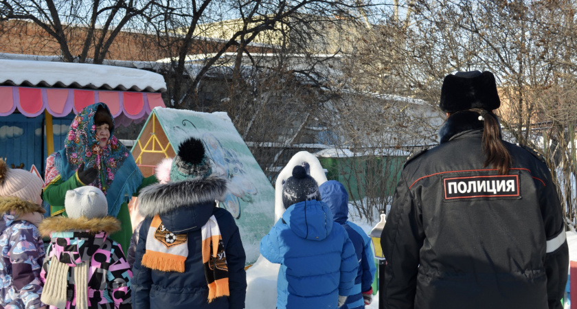 Сотрудники Госавтоинспекции Ирбита и детского сада №26 провели для воспитанников квест-игру