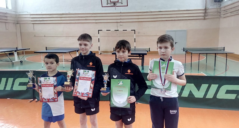 Ирбитчане стали победителями и призерами соревнований по настольному теннису в Алапаевске