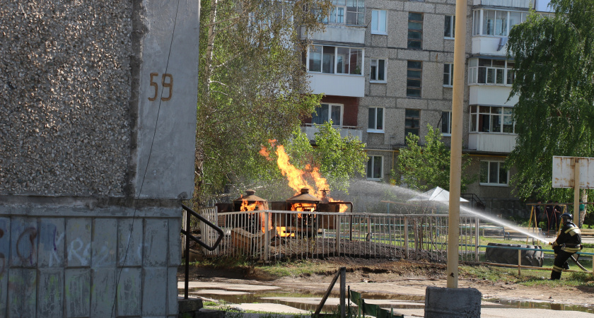 Разгерметизация подземного резервуара с газом и выгорание остатков газа во дворе дома по ул. Советская, 59 (ФОТО, ВИДЕО)