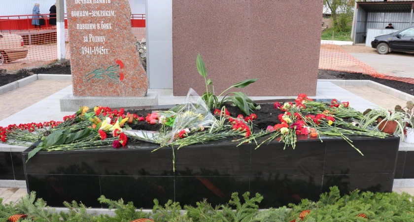 Фото к статье: Торжественное открытие памятного обелиска