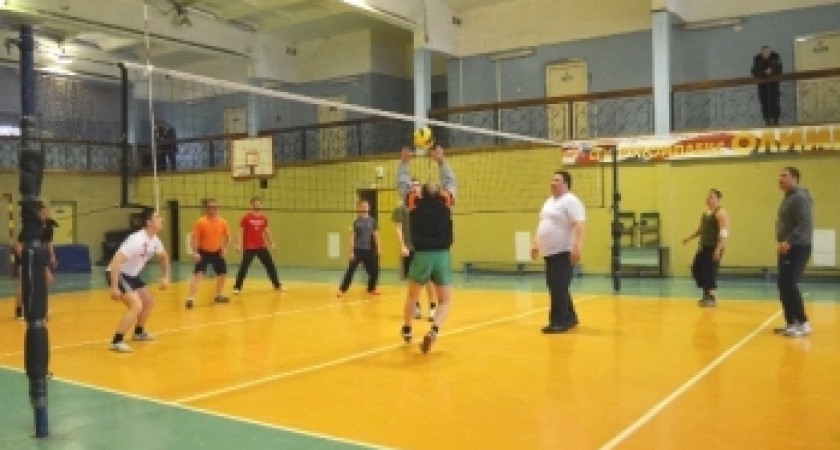 В Ирбите стартовал турнир по волейболу, посвященный Дню Победы