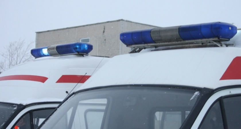 В Ирбите пьяный водитель без прав врезался в опору ЛЭП