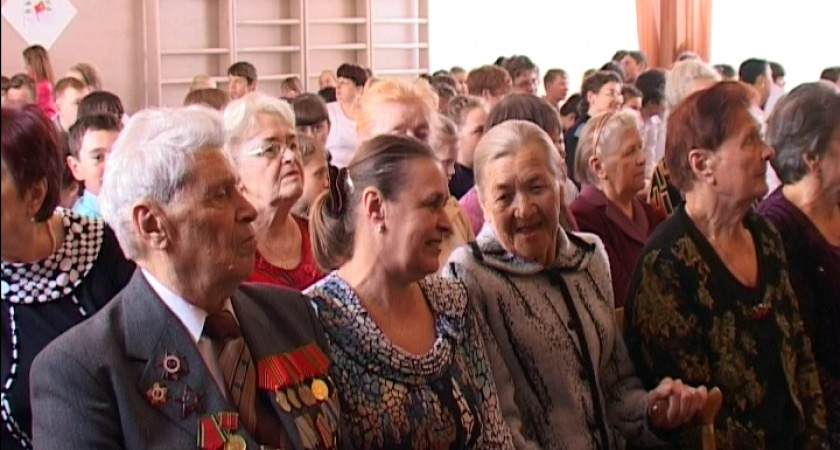 В 10 школе чествовали ветеранов