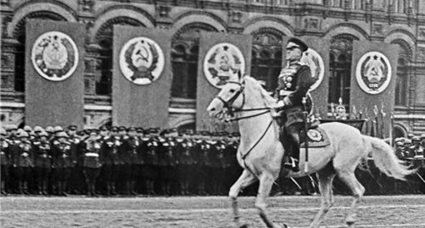 Маршал Жуков – выставка в гуманитарном колледже