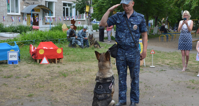 В Ирбите прошел парад кинологов