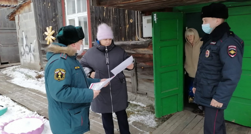 Ирбитские полицейские при участии сотрудников МЧС России провели рейд по профилактике пожарной безопасности