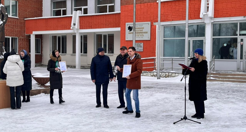 Сразу 10 новых автомобилей «Лада Гранта» получила «Ирбитская ЦГБ»