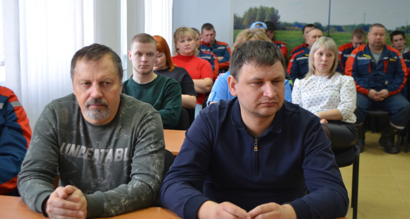 В Ирбите сотрудники полиции продолжают проводить профилактические встречи с трудовыми коллективами