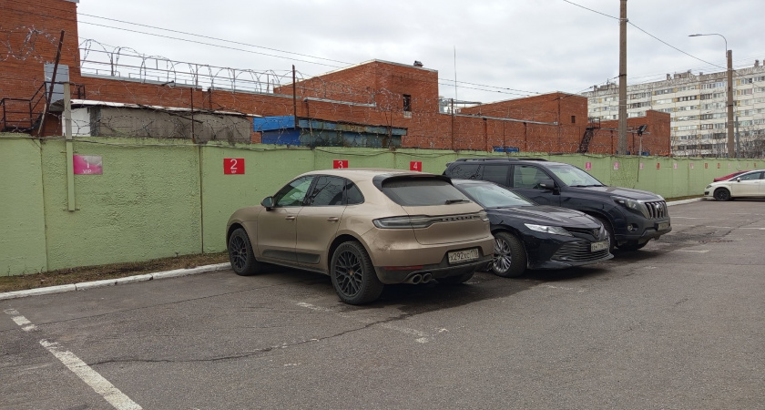 Водителей с многолетним стажем заставят пересдавать права в мае: в ином случае надо отдать 30 000 рублей штрафа