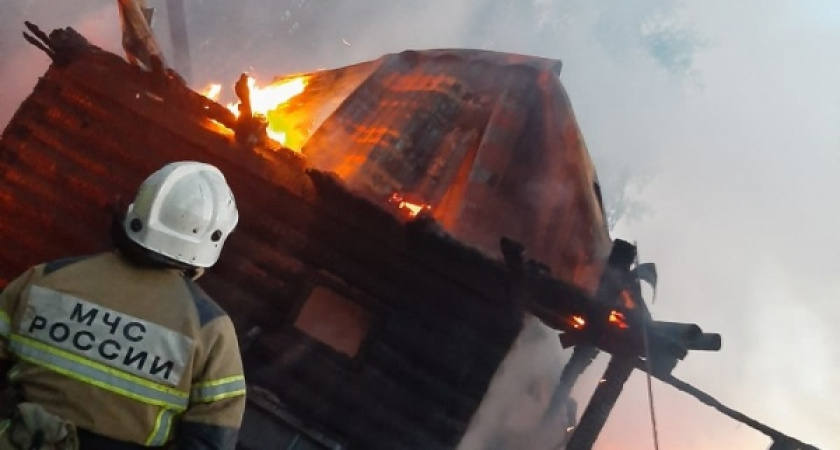 В Свердловской области сгорел жилой дом