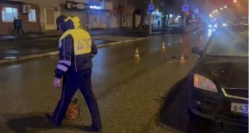 В Свердловской области мужчина попал под колеса автомобиля