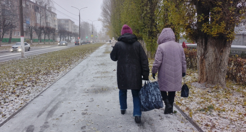 Теперь придётся делиться: одиноких пенсионеров, живущих в двухкомнатной квартире, ждёт сюрприз
