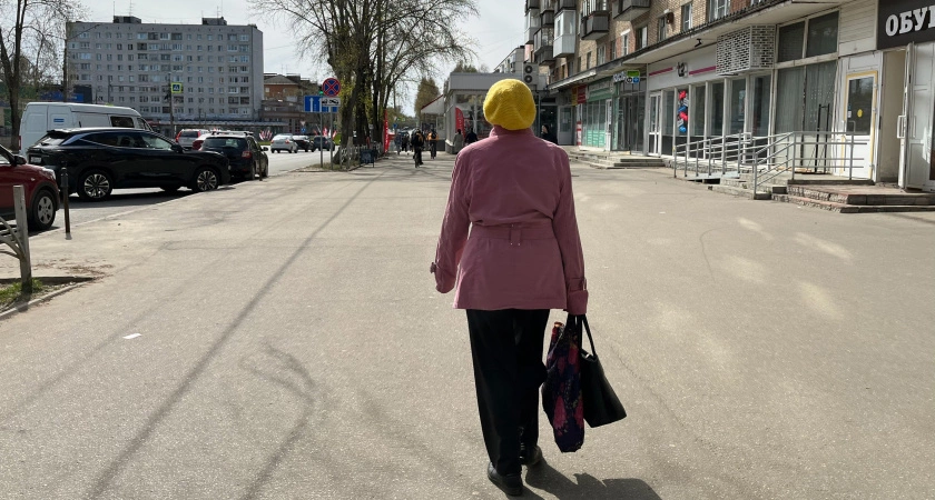 Фото к статье: С 1 июня пенсионеров ждёт прибавка к пенсии из-за 1 записи в трудовой книжке