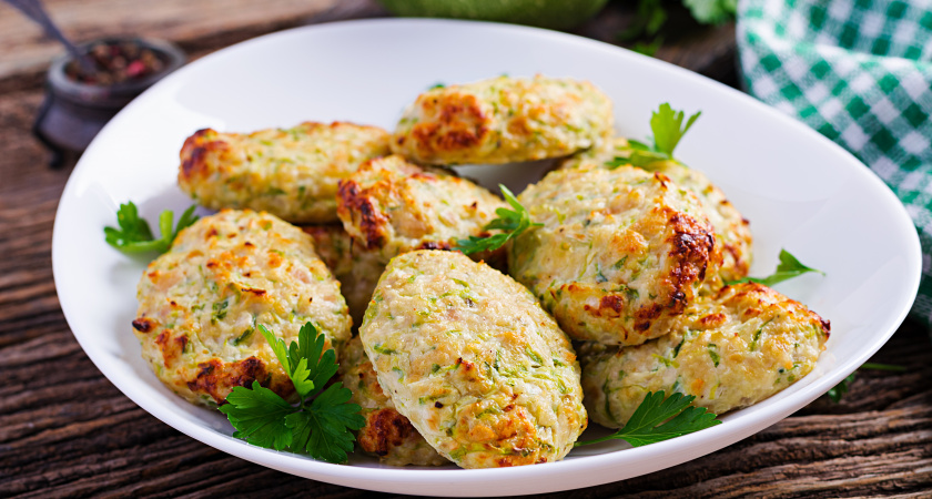 Кладу 2 чайные ложки в фарш, и котлеты становятся сочными и нежными: кулинарный лайфхак от шефов