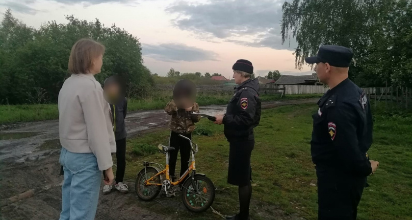 В Ирбитском районе полицейские помогают семьям организовать безопасный летний отдых детей