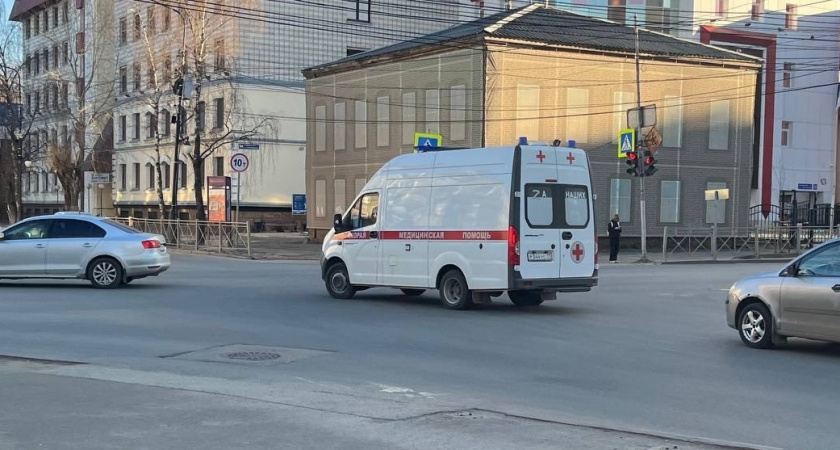 В Свердловской области годовалый ребёнок чуть не задохнулся в раскалённой машине
