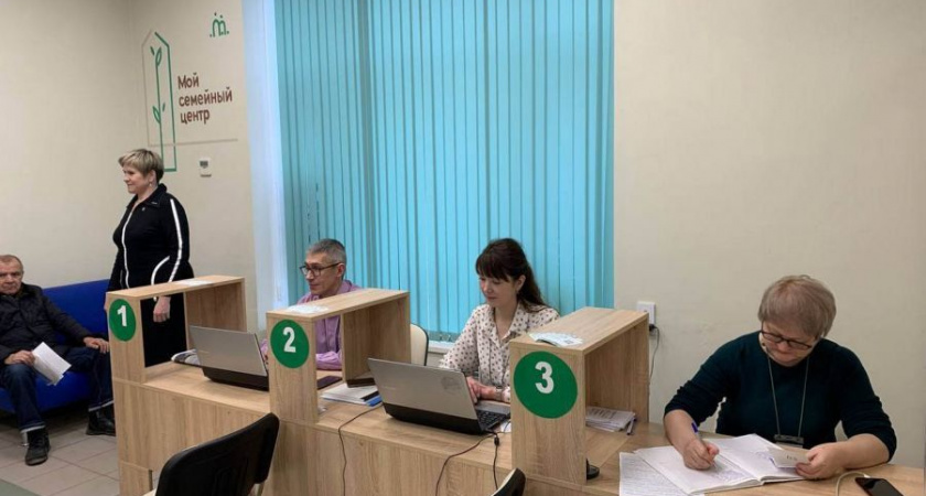 14 тысяч специалистов Свердловской области дарят заботу тем, кто в ней нуждается
