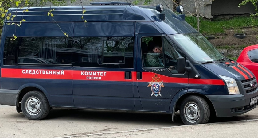 Подростки в Екатеринбурге устроили жестокую расправу с угрозами оружием