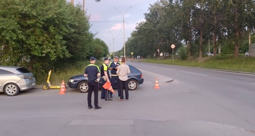 В Свердловской области электросамокат столкнулся с автомобилем