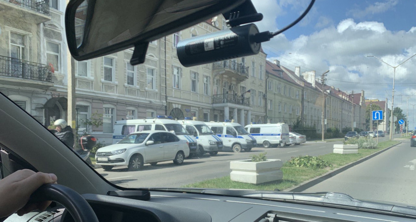 Теперь штраф не только за ремень и телефон: с августа видеорегистратор тоже под контролем — автолюбителям рассказали о нюансах