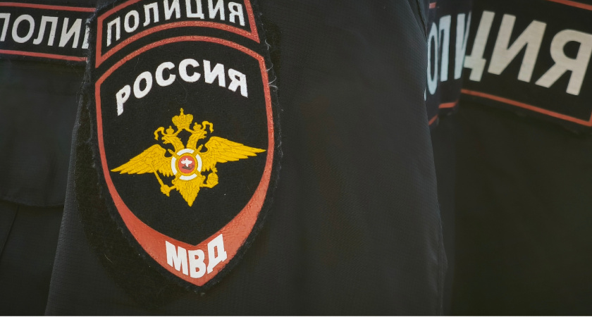 Жених и друзья проведут в изоляторе до 13 суток за танцы на дороге в Екатеринбурге