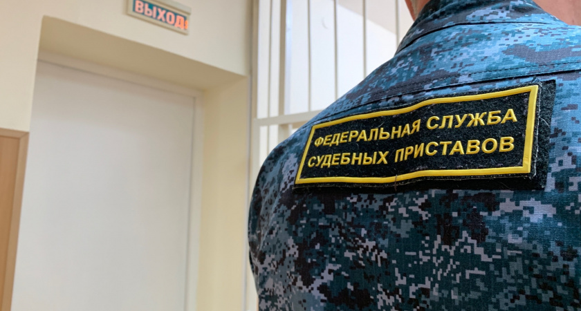 Жительница Свердловской области выселила племянника из чужой квартиры через окно