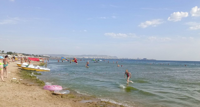 Черноморское, Крым: попали случайно и влюбились в это море. Песчаные пляжи, прозрачная вода, вкусная еда и настоящая курортная атмосфера