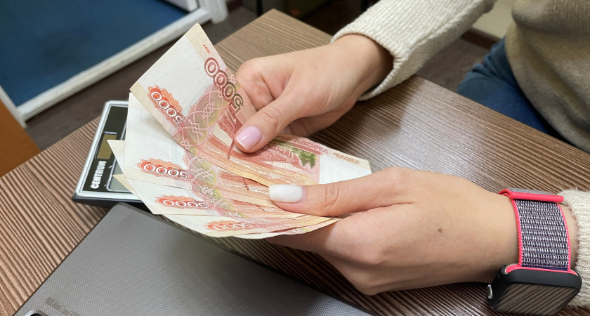 Свердловских бюджетников ждет повышение зарплат