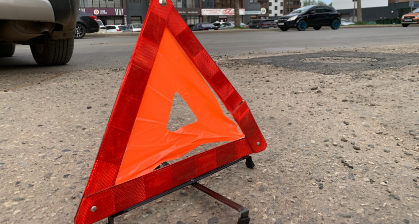 В Свердловской области столкновение автомобилей привело к госпитализации ребёнка
