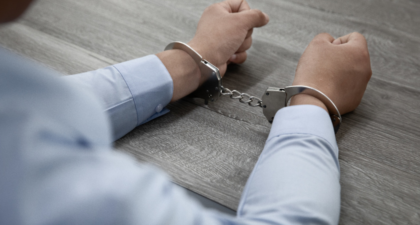 В Свердловской области мужчину обвиняют в убийстве сожительницы, тело которой нашли в сторожке