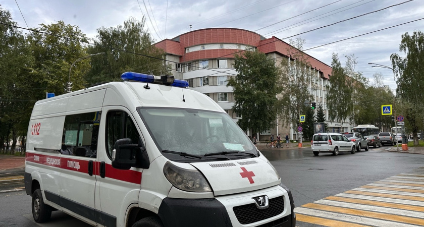 В Свердловской области юный хоккеист потерял сознание на льду и скончался во время тренировки