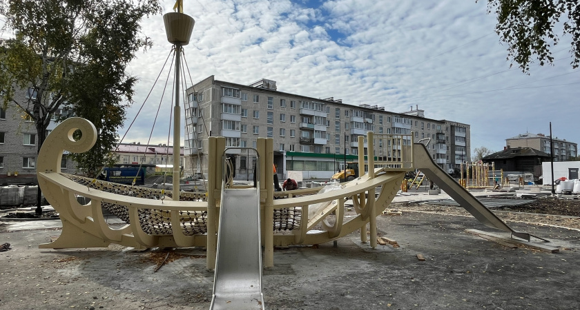 В Ирбите строители досрочно обустраивают сквер на Серебрянке