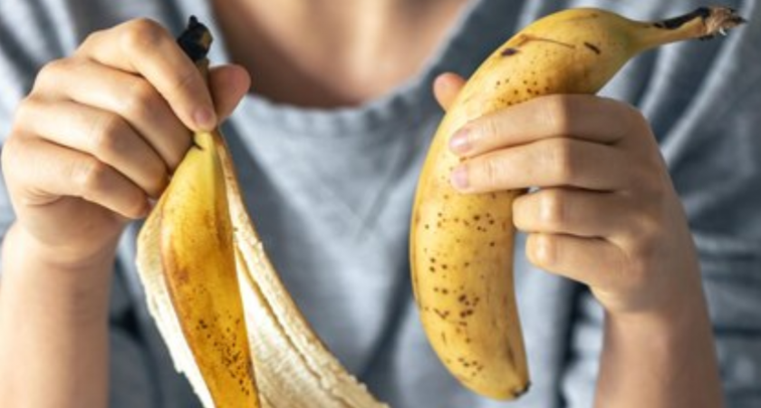 Для чего продавцы Магнитов и Пятёрочек забирают домой из ящиков с бананами еле заметные пакетики