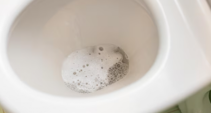 Лью в унитаз пену для бритья и еще 6 «проделок» для идеальной уборки: дом сверкает, а я молчу про свои хитрости