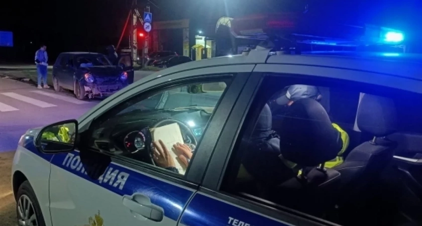 В Свердловской области автомобиль не уступил дорогу иномарке с пассажирами, пострадали трое