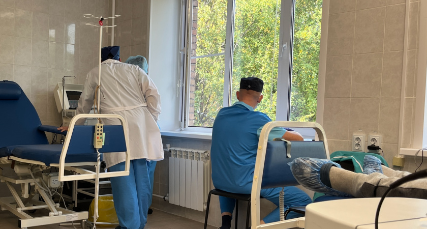 Врачи екатеринбургской больницы спасли пациента с разрывом пищевода
