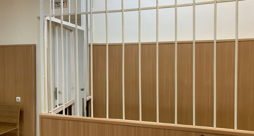 В Свердловской области мужчина разбил витрину киоска и похитил деньги