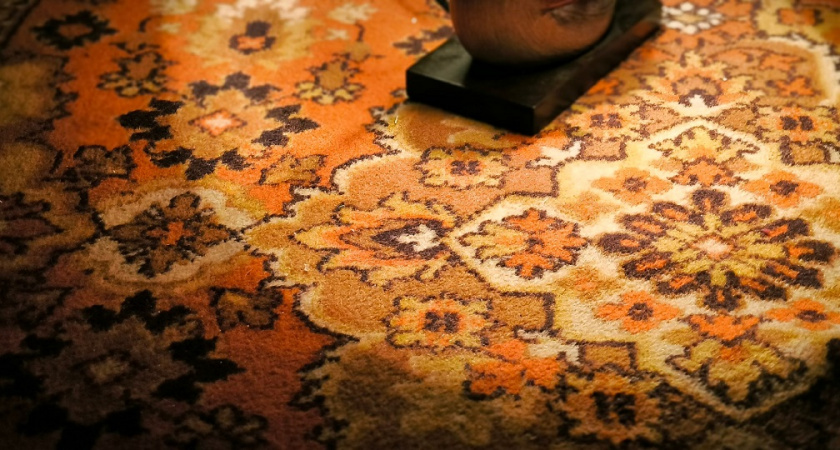 Этот дедовский метод освежит ковер лучше химчистки: о соде с уксусом больше не вспомните