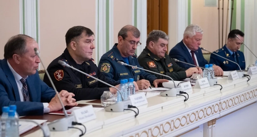 Власти Свердловской области усиливают охрану стратегических объектов и авиации