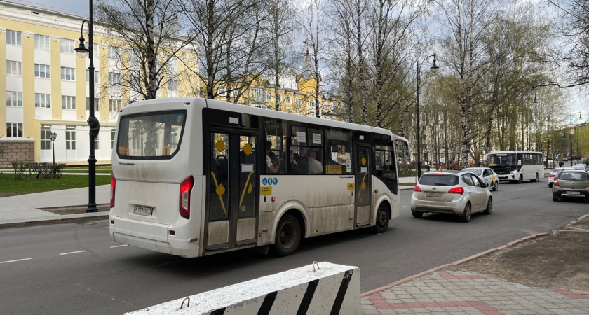 В столице Свердловской области во время рейда “Автобус” выявлены нарушения у пассажирских перевозчиков