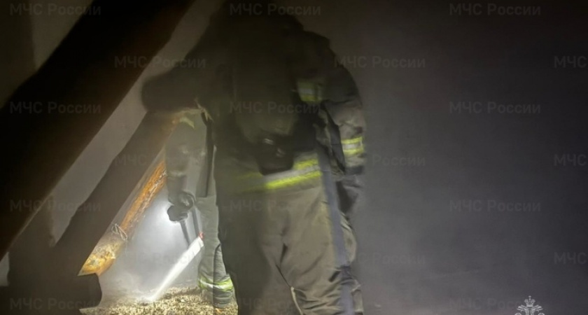 В Свердловской области пожар уничтожил жилой дом