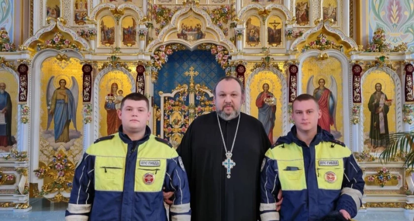 В Свердловской области инспекторы ДПС оперативно доставили в больницу ребенка с аппендицитом