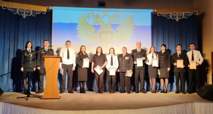 Ирбитские полицейские получили награды в профессиональный праздник