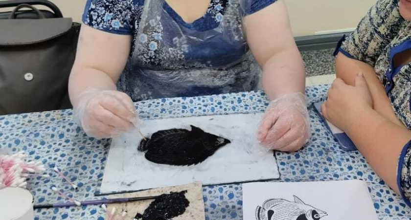 В Ирбите провели творческий мастер-класс по уникальной печатной технике