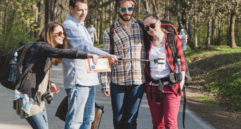 Вся немецкая делегация тихо села на лавочку: "Как вы можете себе такое позволить, у нас бы мигом всё растащили!"