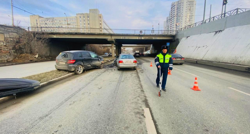 В столице Свердловской области несколько пьяных водителя попали в ДТП