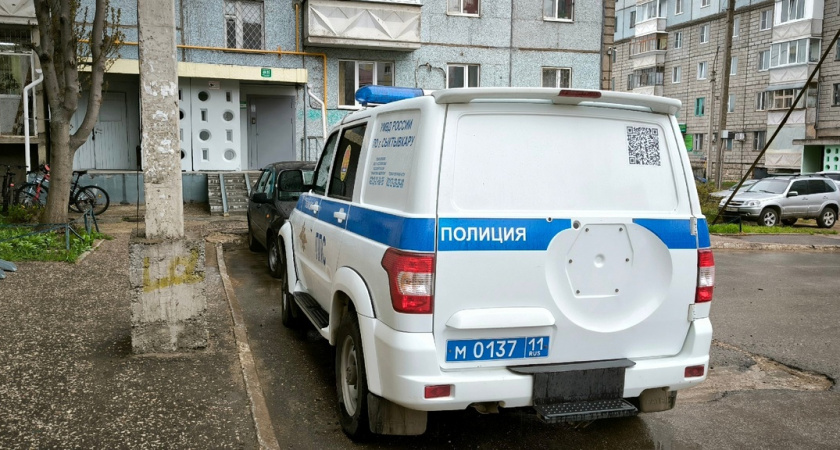 В столице Свердловской области отца задержали после избиения дочери у подъезда